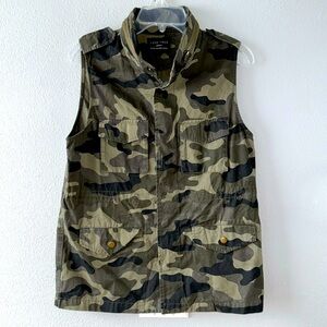 Love Tree-Camo Military Vest- Full Covered Buttons-SZ M